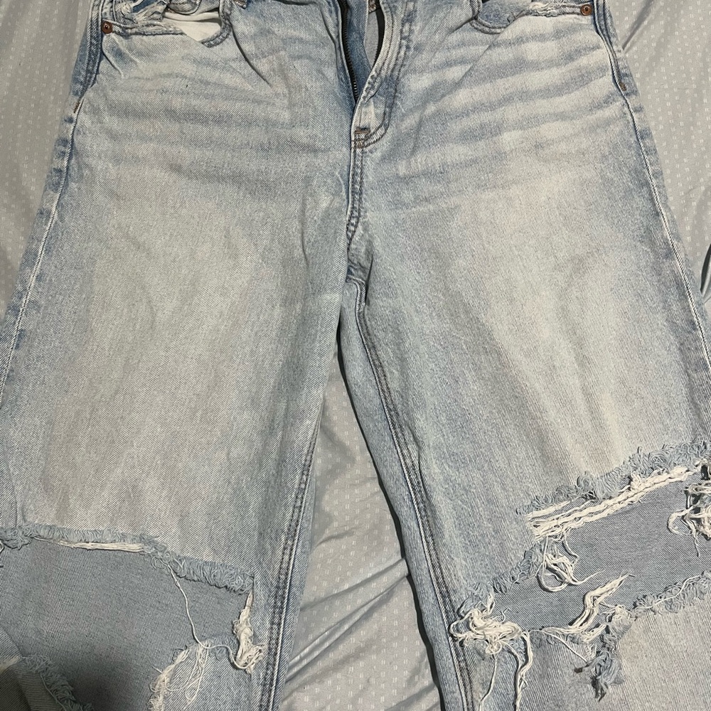 American Eagle Outfitters Light Blue Ripped Boyfriend Jeans